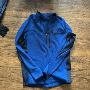 Men's royal blue Patagonia barely worn quarter zip jacket